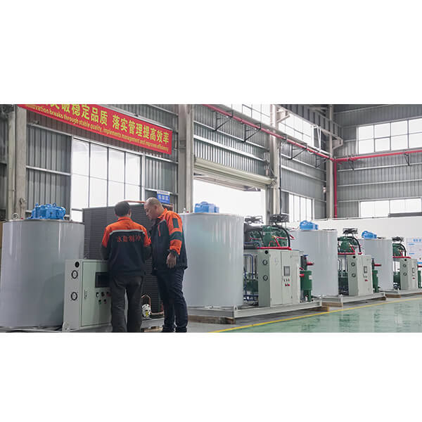L'inverno sta arrivando, ma il laboratorio di refrigerazione Icemedal è in pieno svolgimento