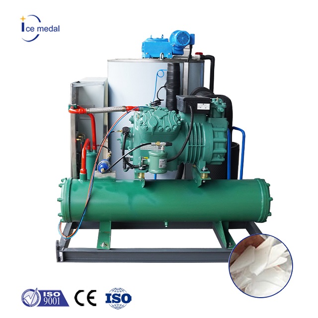 Icemedal Macchina per scaglie di ghiaccio industriale da 5 tonnellate con raffreddamento ad acqua/raffreddamento ad aria