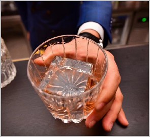 ghiaccio cubo grande