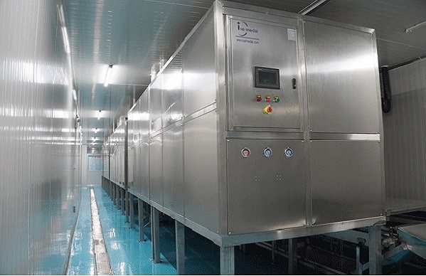 Linea di produzione del ghiaccio cubo