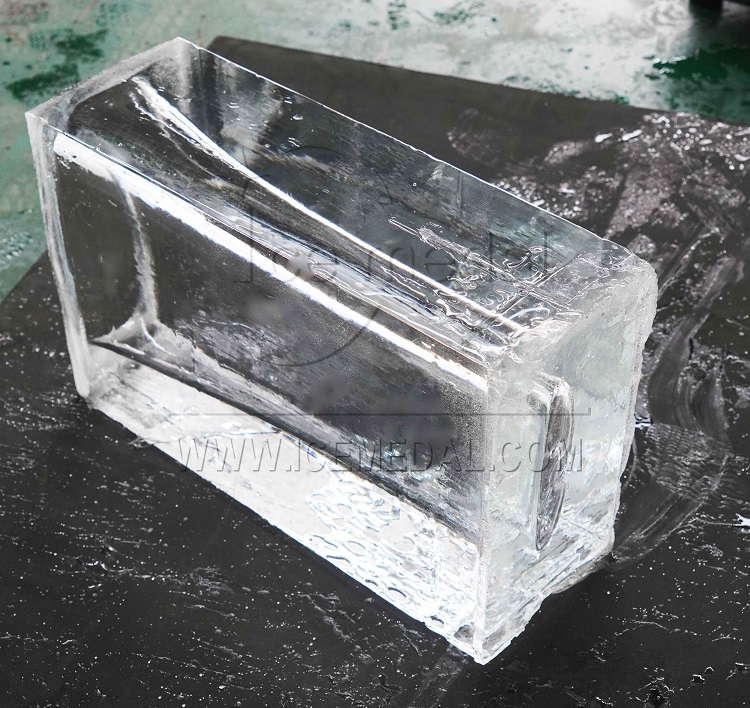 Icemedal Pure Macchina per blocchi di ghiaccio Soluzioni su misura per bar, catering e sculture di ghiaccio
