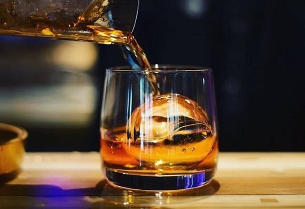 palla di ghiaccio per whisky