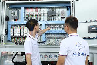  Sistema di autocontrollo altamente automatico 